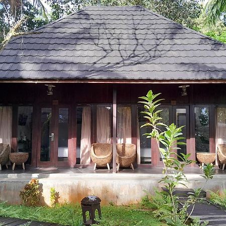 Kasuari Valley Beach Resort Sorong Ngoại thất bức ảnh