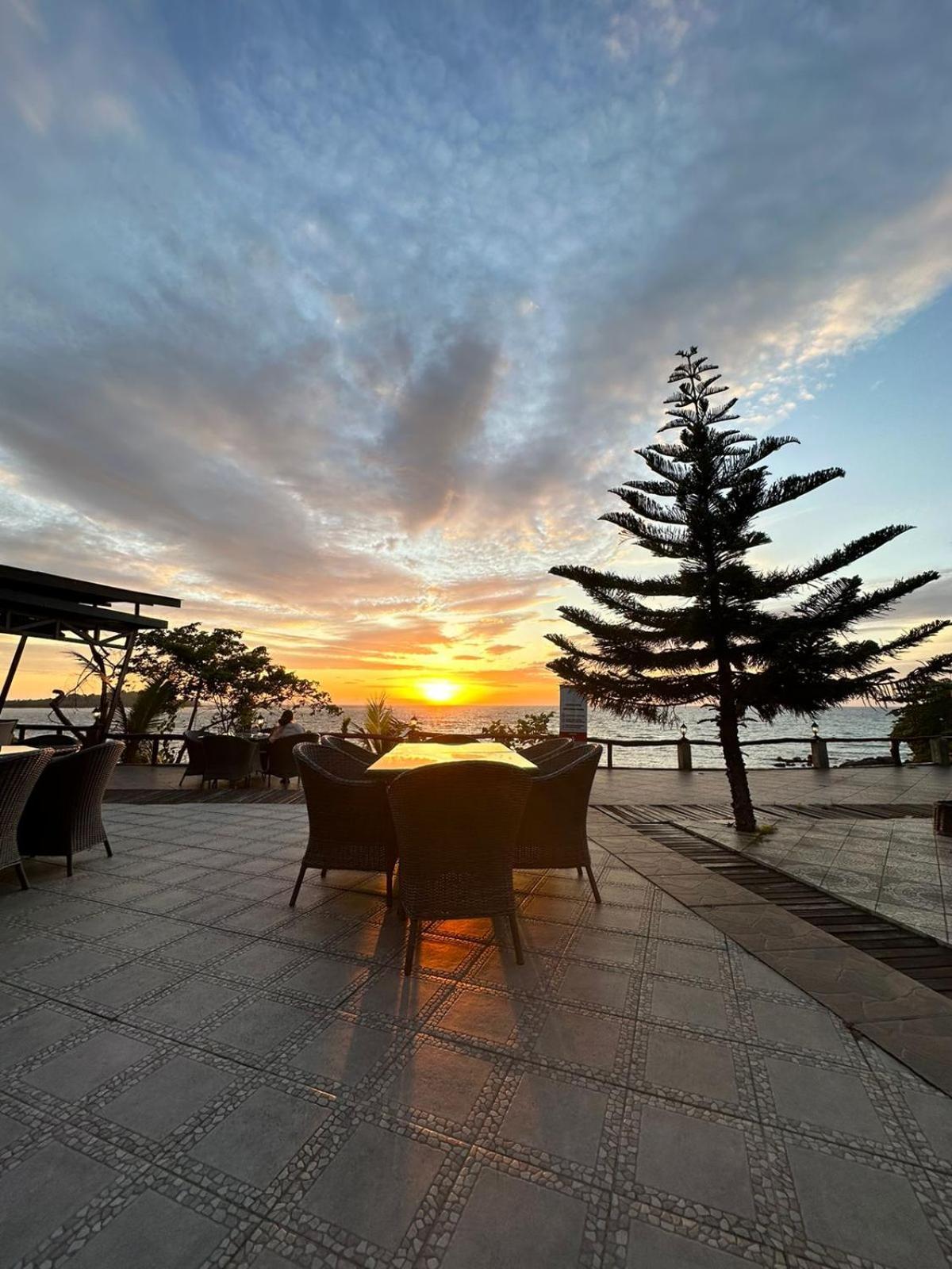 Kasuari Valley Beach Resort Sorong Ngoại thất bức ảnh
