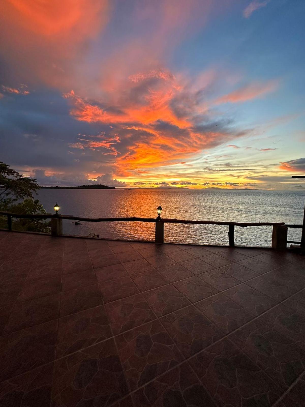 Kasuari Valley Beach Resort Sorong Ngoại thất bức ảnh