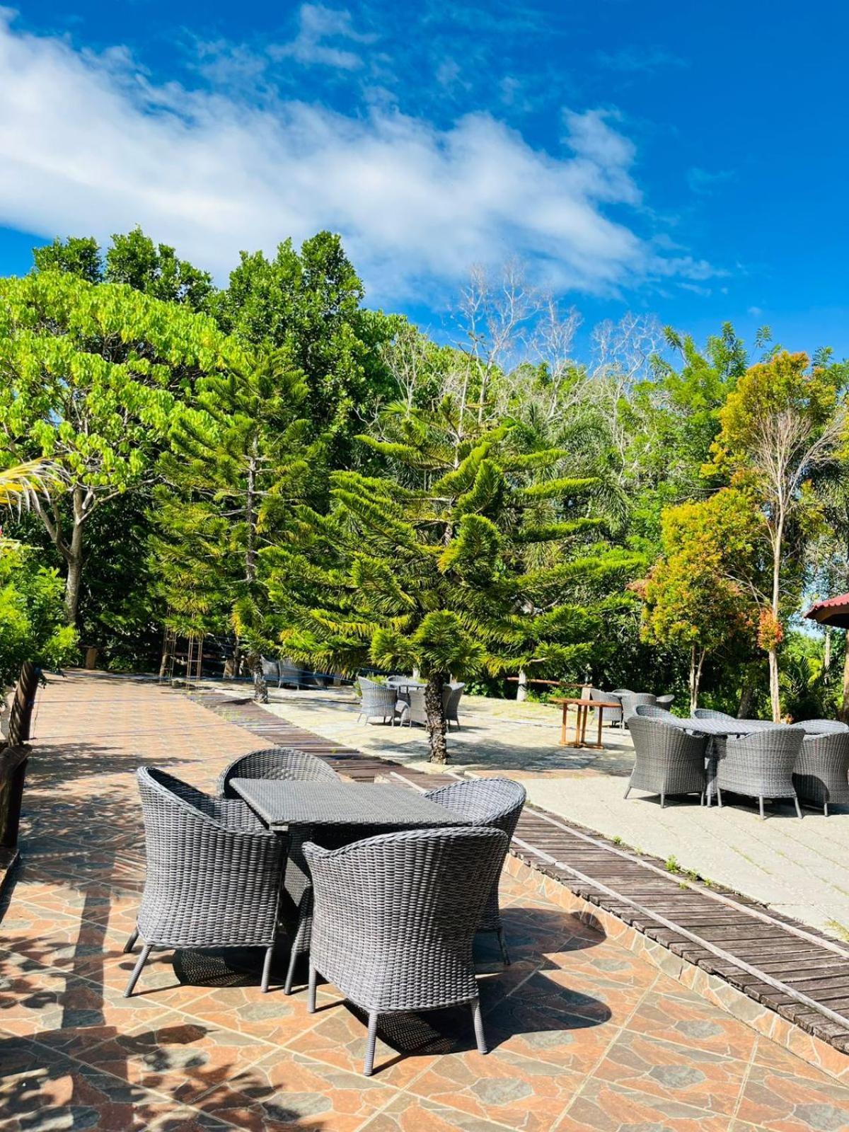 Kasuari Valley Beach Resort Sorong Ngoại thất bức ảnh