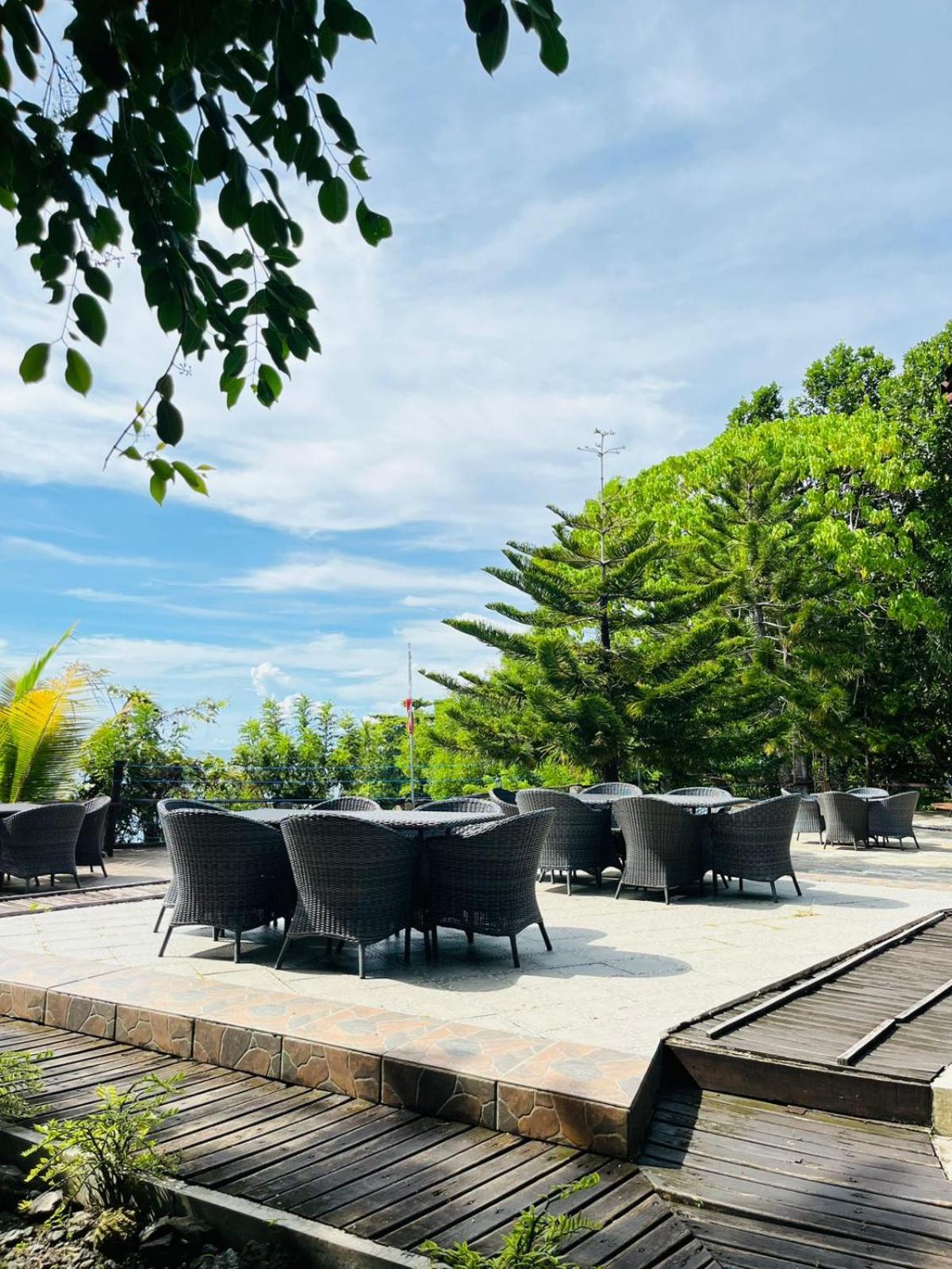 Kasuari Valley Beach Resort Sorong Ngoại thất bức ảnh