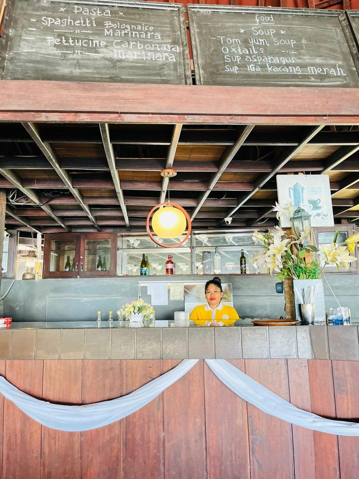 Kasuari Valley Beach Resort Sorong Ngoại thất bức ảnh