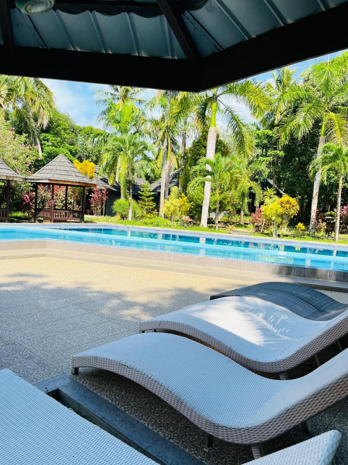 Kasuari Valley Beach Resort Sorong Ngoại thất bức ảnh